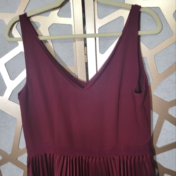 NWT BANANA REPUBLIC Wine Pleated Satin & Chiffon Dress - Picture 6 of 13